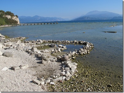 seltsamen Steinformationen im Gardasee