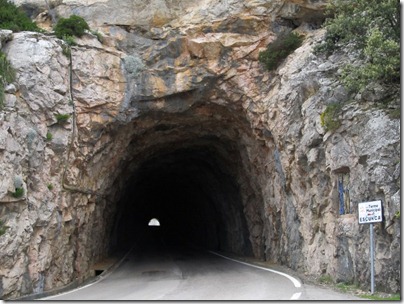 Tunnel durch Tramuntana Gebirge